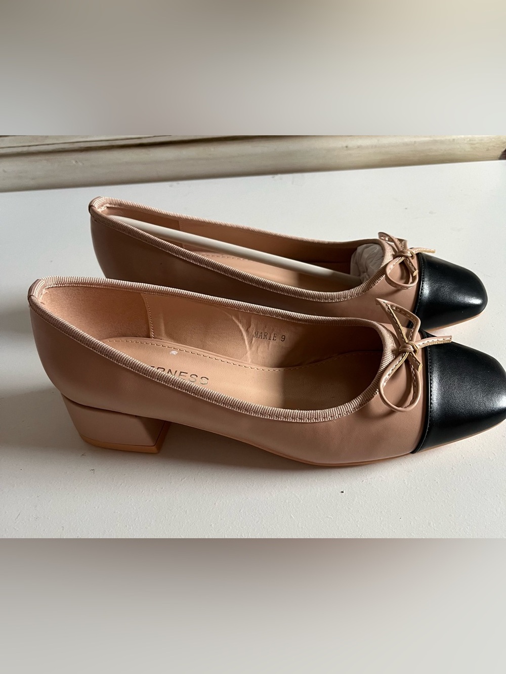 New Berness Marie Cap-Toe Ballet Block Heels Nude Black Size 9